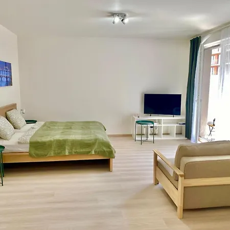 Adaro - Modern With Aircon Near O2 Arena