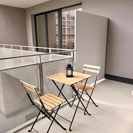 Adaro - Modern With Aircon Near O2 Arena *