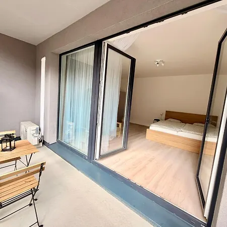 Adaro - Modern With Aircon Near O2 Arena *