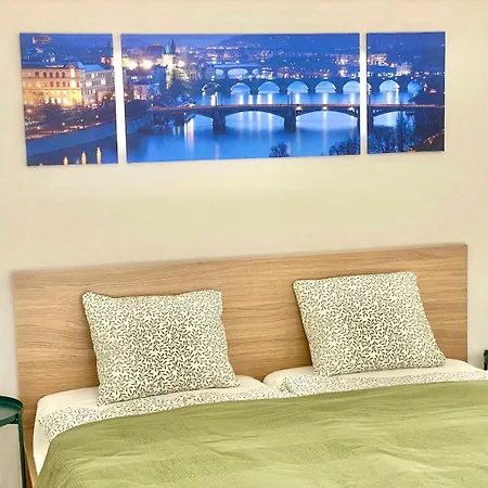 Adaro - Modern With Aircon Near O2 Arena Daire Prag